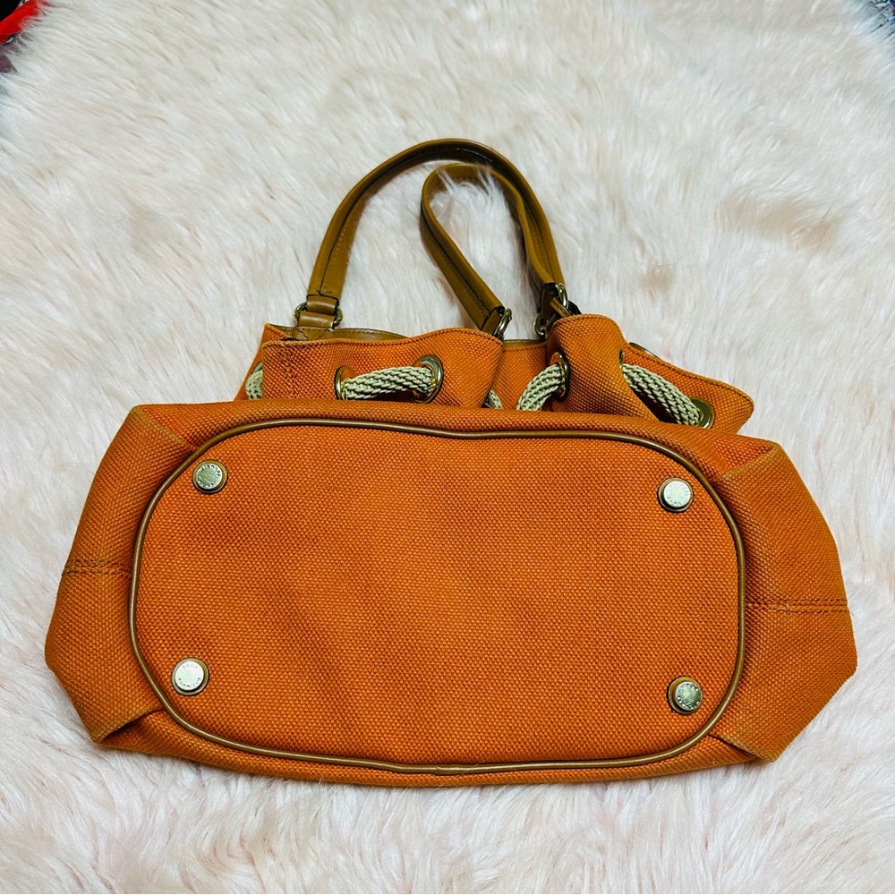 Michael Kors handbag with tassel detail. - Picture 2 of 16